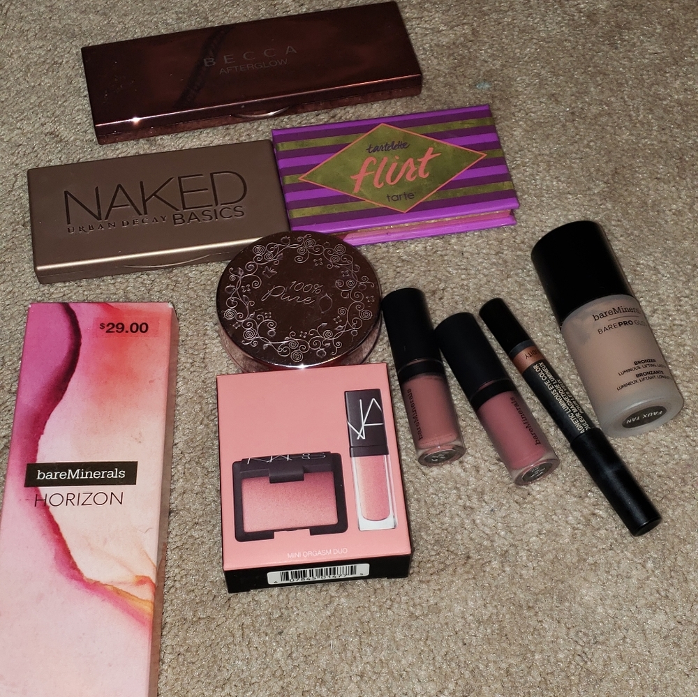 Makeup bundle